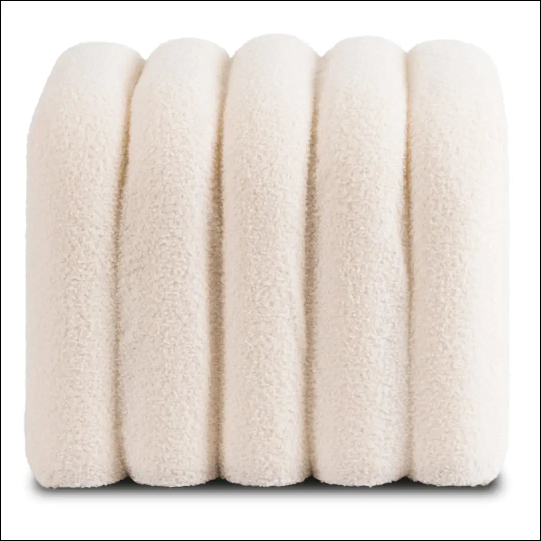 Pufas su veliūro audiniu kreminės spalvos / smėlio TE708 - €56 Save 15% 50-100, __label:Pristatymas 5-14 d.d., elite,