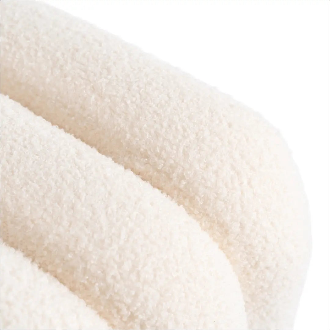 Pufas su veliūro audiniu kreminės spalvos / smėlio TE708 - €56 Save 15% 50-100, __label:Pristatymas 5-14 d.d., elite,