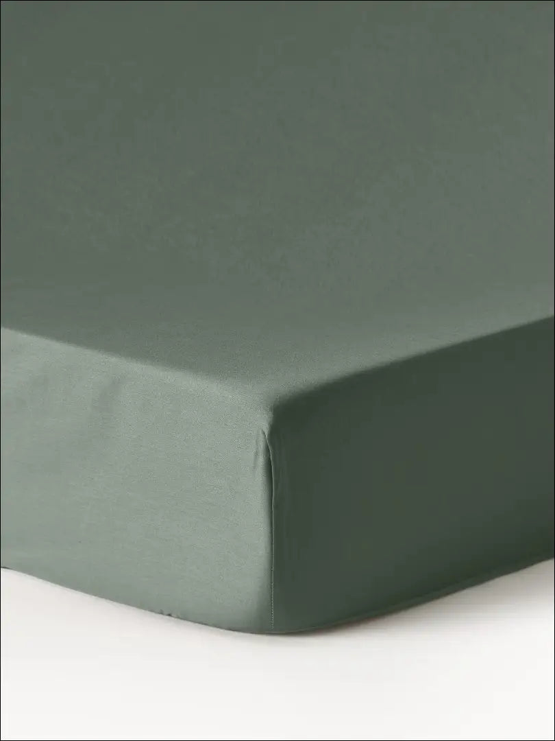 Satino paklodė (180x200cm) DI9894 - €24 Save 70% __label:Pristatymas 1-2 d.d., color-zalia, material-medvilne,