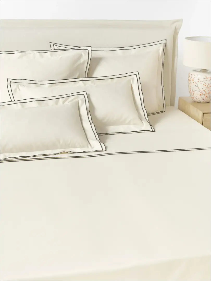 Satino paklodė DI9851 - €24 Save 70% __label:Pristatymas 1-2 d.d., color-smelio, material-medvilne, material-satinas,