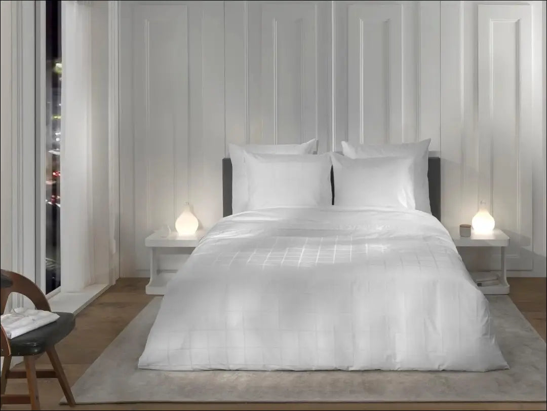 Satino patalynės komplektas (2 dalys) DI11455 - €22 Save 60% __label:Pristatymas 1-2 d.d., color-balta,