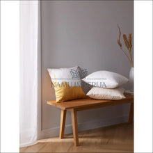 Laadige pilt üles galeriivaatesse Šilkinė dekoratyvinė pagalvėlė DI5250 - €20 Save 50% color-balta, interjeras, material-medvilne,
