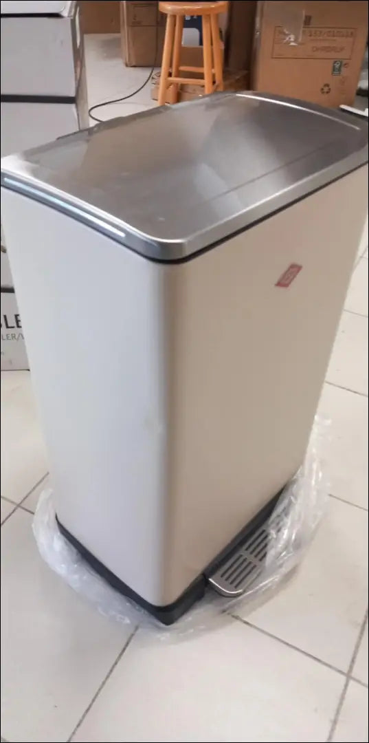 Šiukšliadėžė “Wesco” KI1618 - €86 Save 55% 50-100, __label:Pristatymas 1-2 d.d., color-smelio, material-metalas,