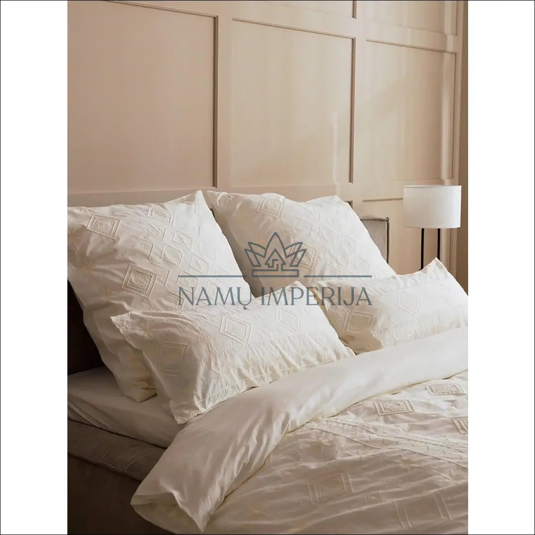 Siuvinėtas antklodės užvalkalas (150x200cm) DI7481 - €26 Save 65% 25-50, __label:Pristatymas 1-2 d.d.,