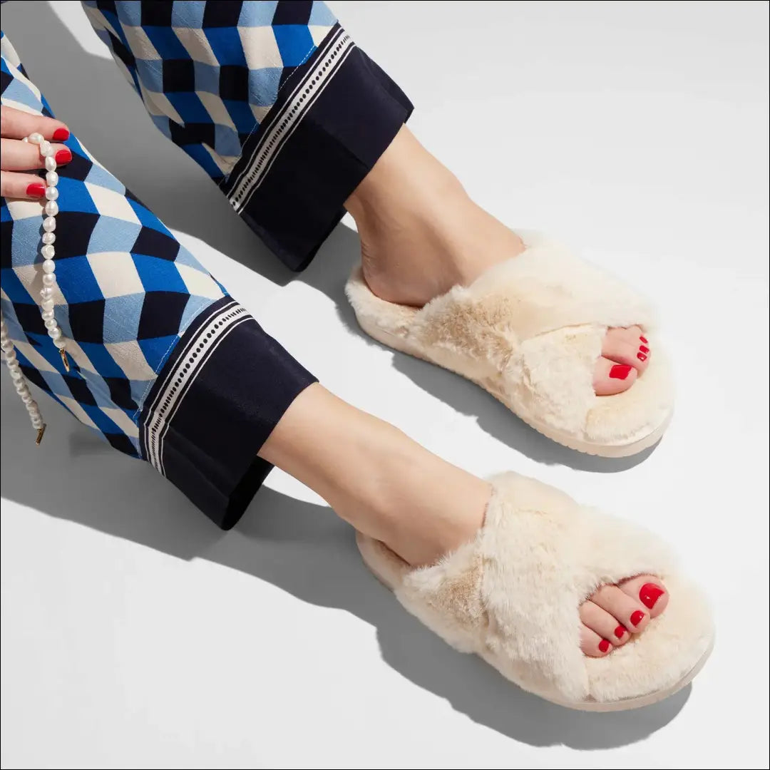 Šlepetės (42) DR126 - €25 Save 50% 25-50, __label:Pristatymas 1-2 d.d., color-kremas, drabuziai,