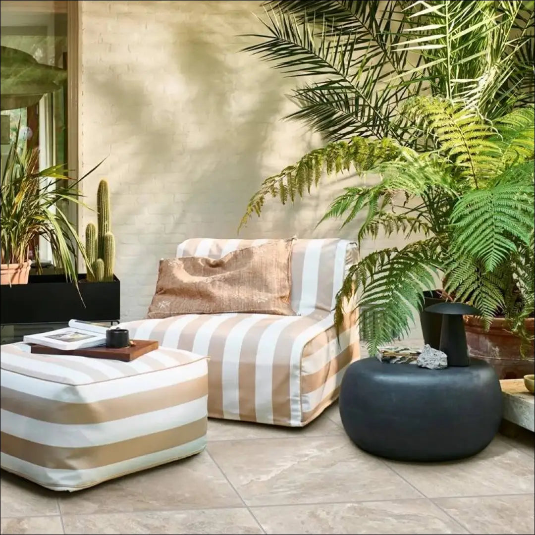 Šoninis staliukas SI1975 - €95 Save 50% 50-100, __label:Pristatymas 1-2 d.d., color-juoda, soniniai-staliukai,