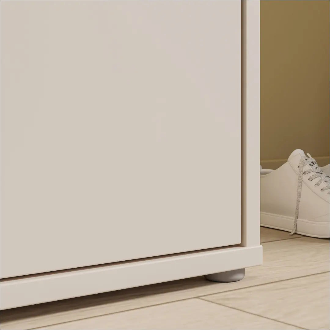 Spinta GI740 - €210 Save 50% __label:Pristatymas 1-2 d.d., batu-spintele, color-smelio, material-mediena, miegamojo