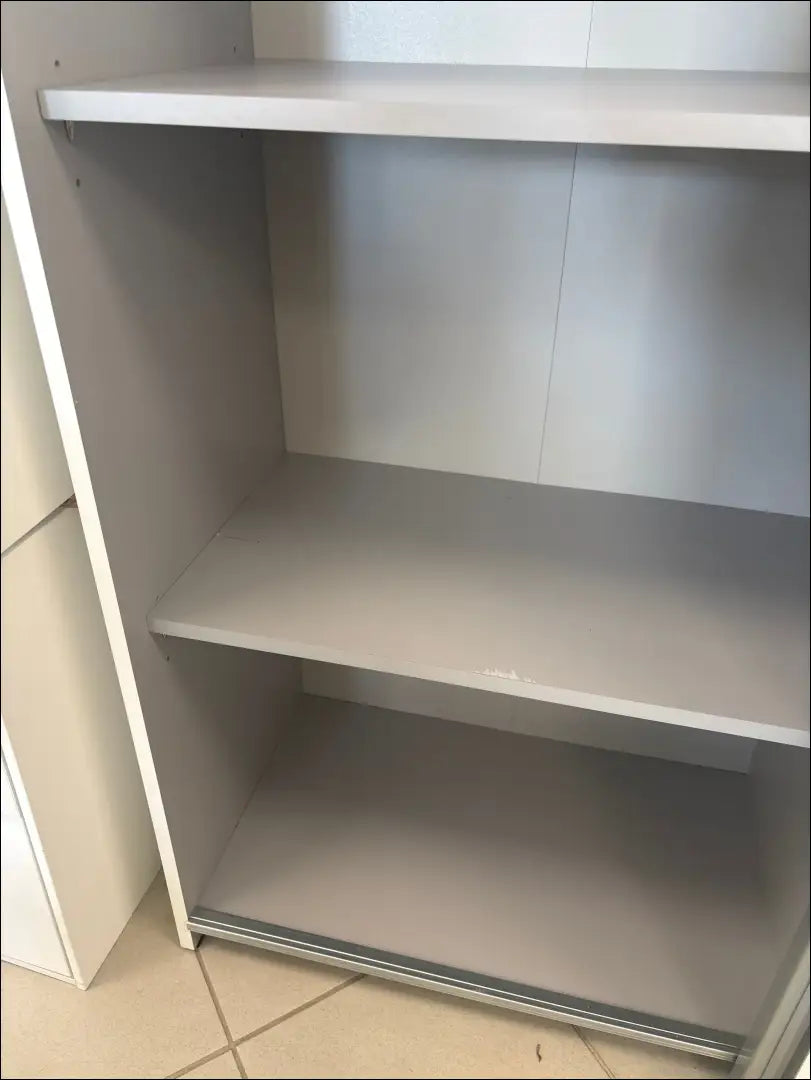 Spinta GI747 - €110 Save 60% 100-200, __label:Pristatymas 1-2 d.d., color-balta, material-mediena, pazeistas €100