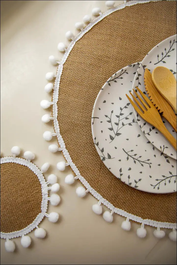 Stalo padėkliukas DI9055 - €3 Save 50% __label:Pristatymas 1-2 d.d., color-balta, color-smelio, material-dziutas,