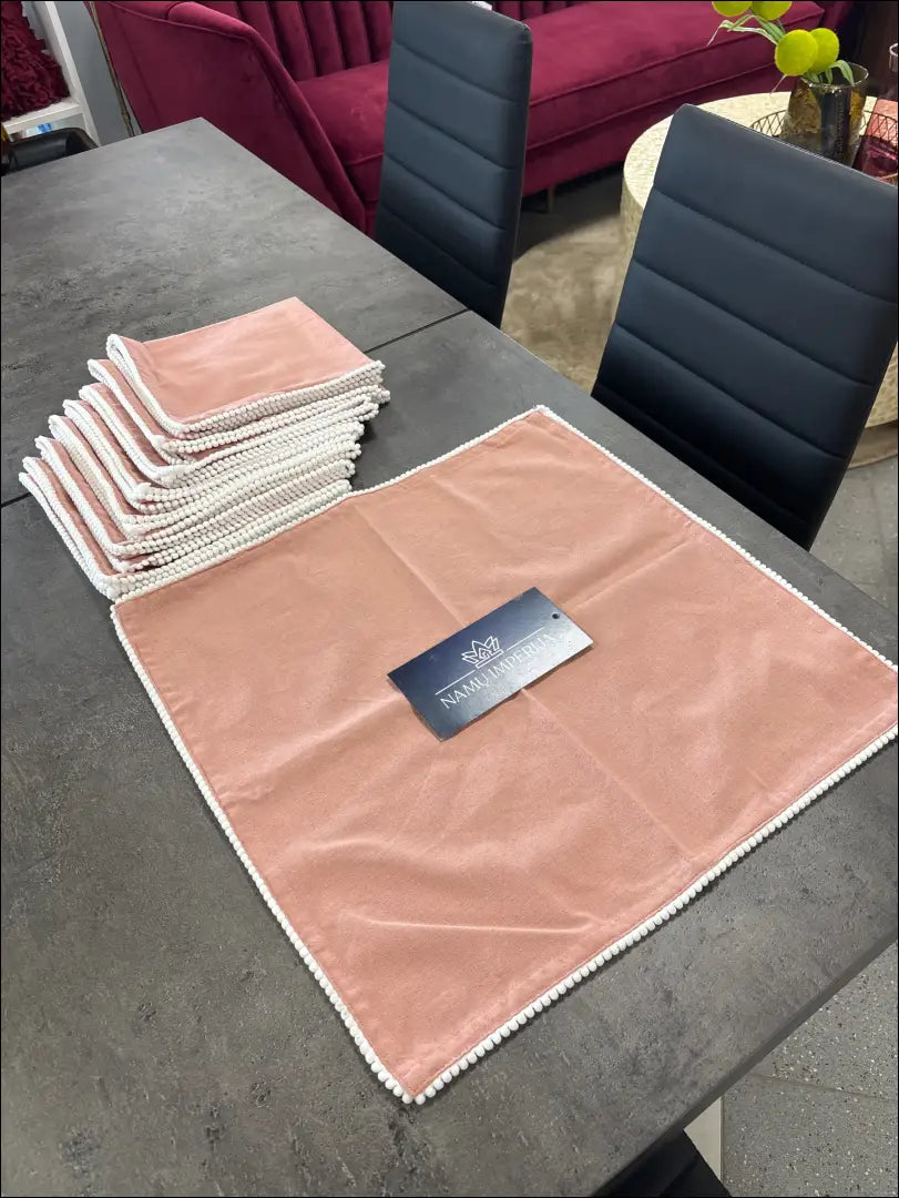 Stalo servetėlių/padėkliukų komplektas (8vnt) DI9654 - €19 Save 50% __label:Pristatymas 1-2 d.d., color-balta,