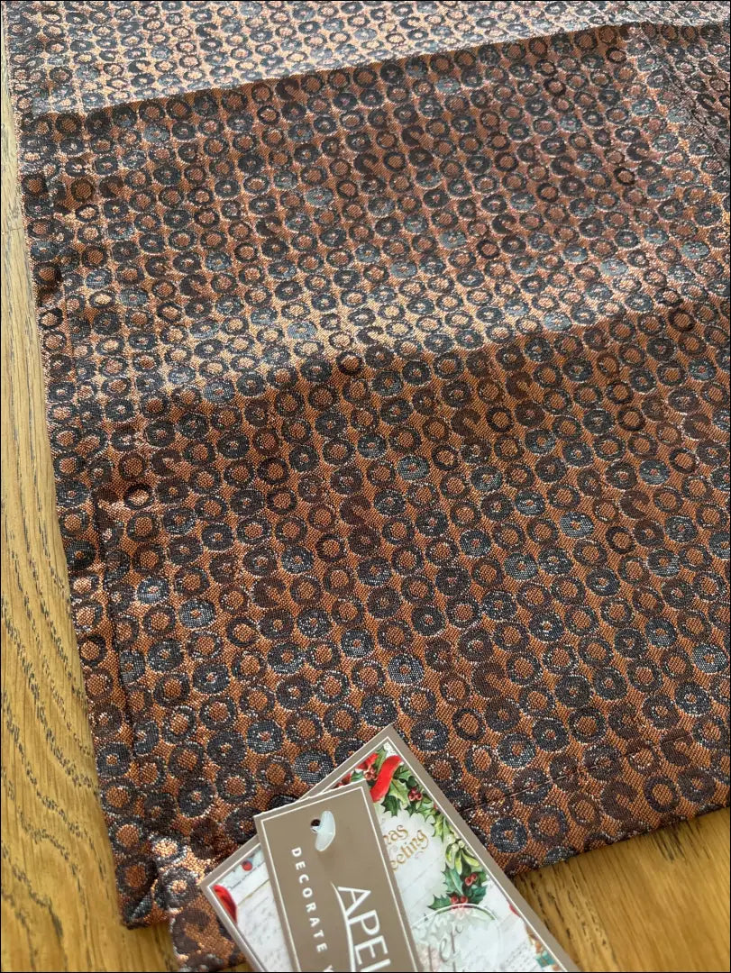 Stalo takelis DI11605 - €19 Save 50% __label:Pristatymas 1-2 d.d., color-auksine, material-poliesteris,