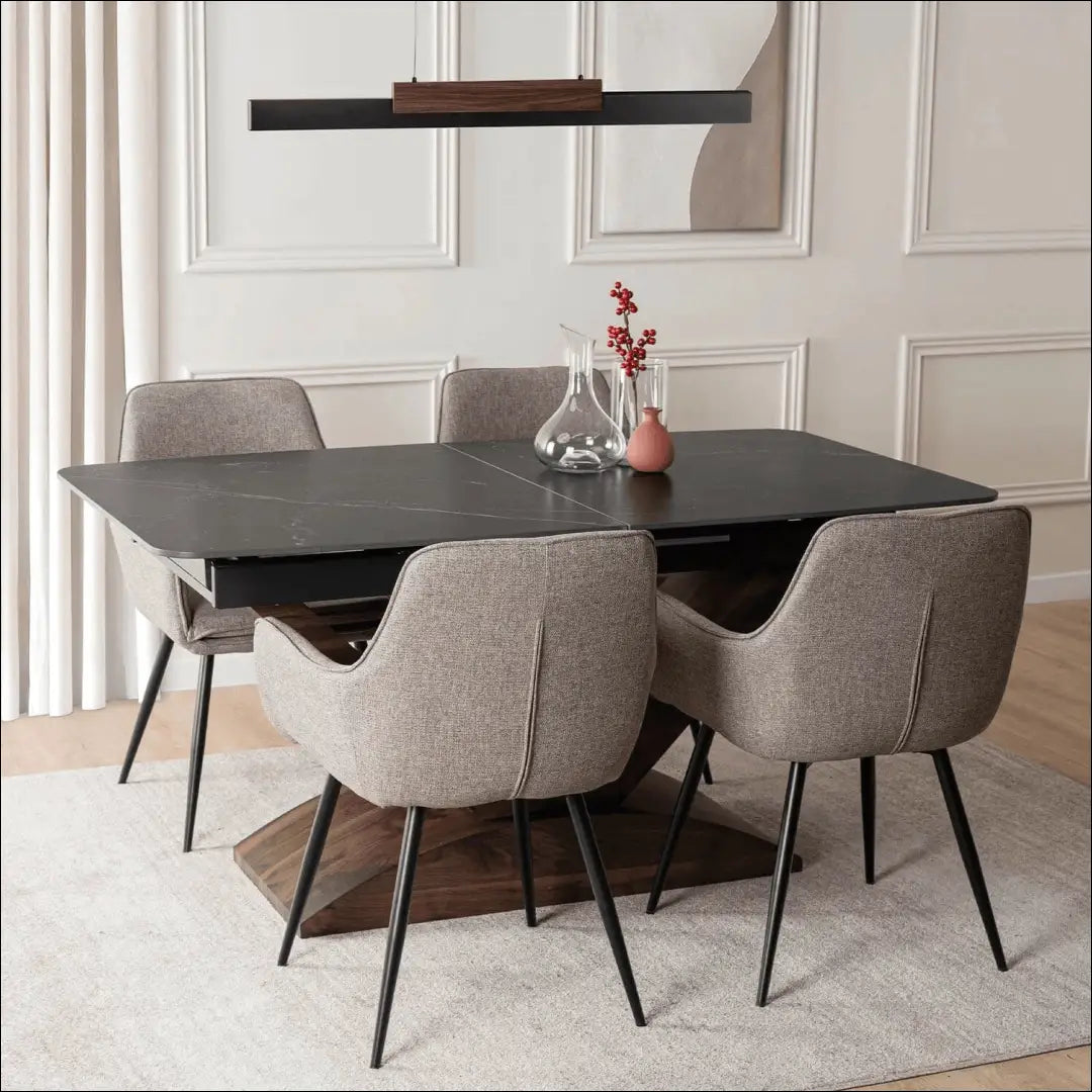 Stalų komplektas 160–200 cm juodas/riešutmedžio spalvos ir 4 rudos kėdės TE2429 - €723 Save 15% __label:Pristatymas