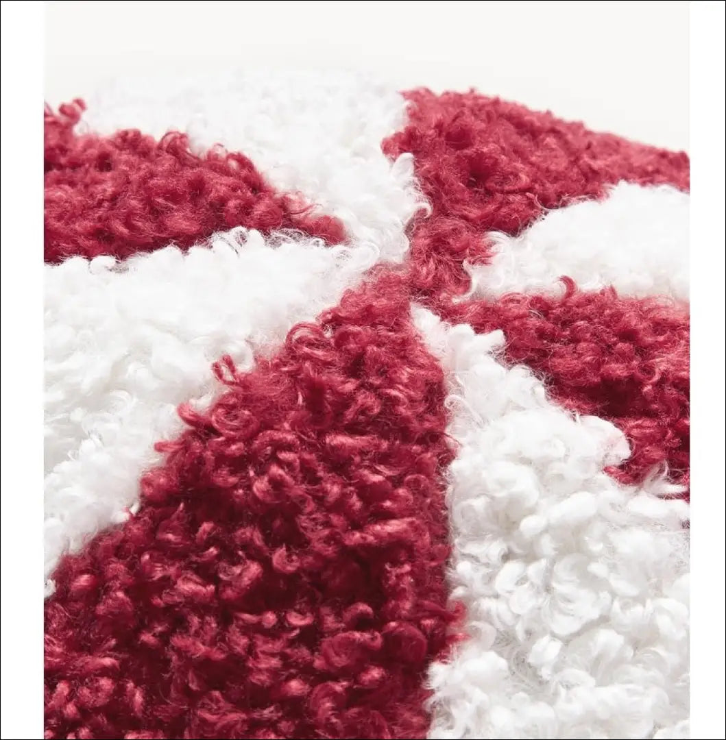 Teddy dekoratyvinė pagalvėlė DI9852 - €27 Save 55% 25-50, __label:Pristatymas 1-2 d.d., color-balta, color-raudona,