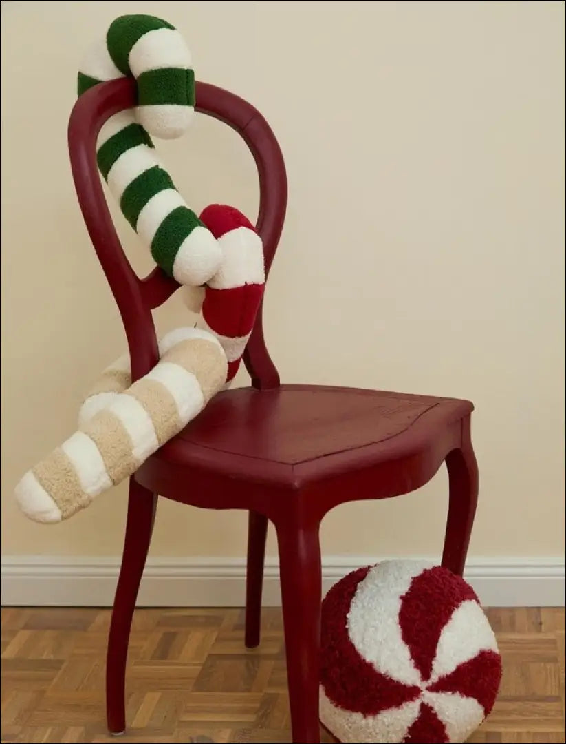 Teddy dekoratyvinė pagalvėlė DI9852 - €27 Save 55% 25-50, __label:Pristatymas 1-2 d.d., color-balta, color-raudona,