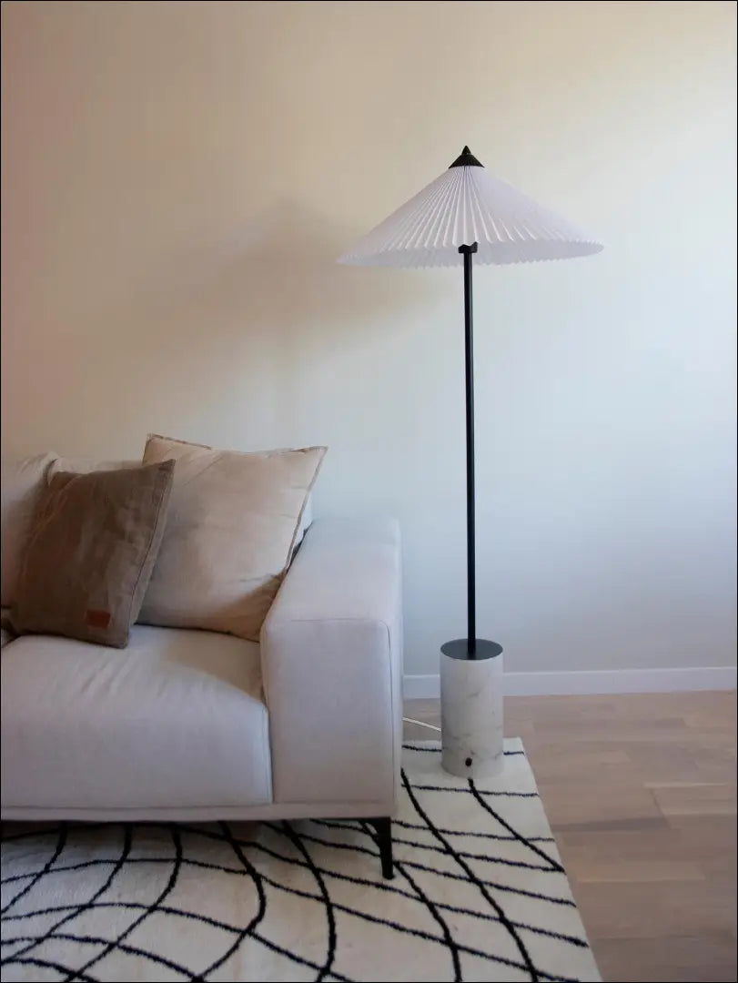 Toršeras marmuro pagrindu DI2277 - €110 Save 70% 100-200, __label:Pristatymas 1-2 d.d., color-balta, color-juoda,