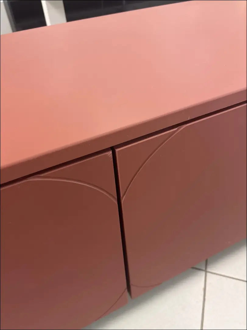 TV staliukas SI1777 - €150 100-200, __label:Pristatymas 1-2 d.d., color-raudona, color-ruda, material-mdf €100 to €200