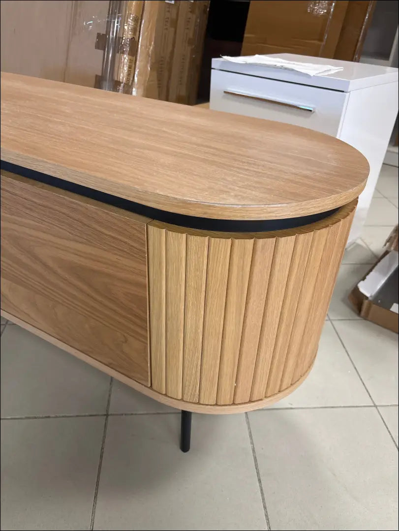 TV staliukas SI2411 - €80 Save 80% 50-100, __label:Pristatymas 1-2 d.d., color-ruda, material-mdf, pazeistas Grožio
