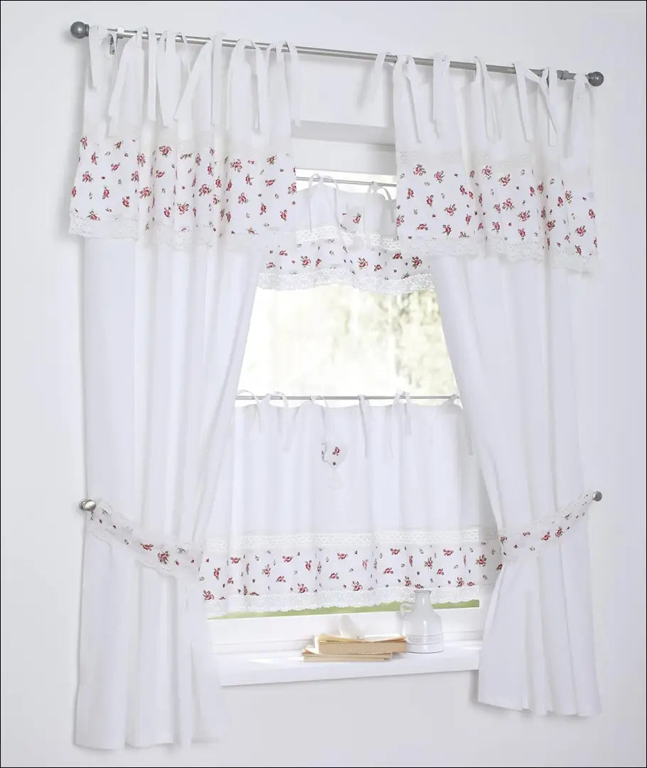 Užuolaida DI12077 - €17 Save 50% __label:Pristatymas 1-2 d.d., color-balta, color-raudona, material-medvilne, tekstile