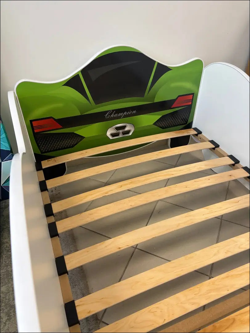 Vaikiška lova GI674 - €40 25-50, __label:Pristatymas 1-2 d.d., color-balta, color-marga, color-margas €25 to €50