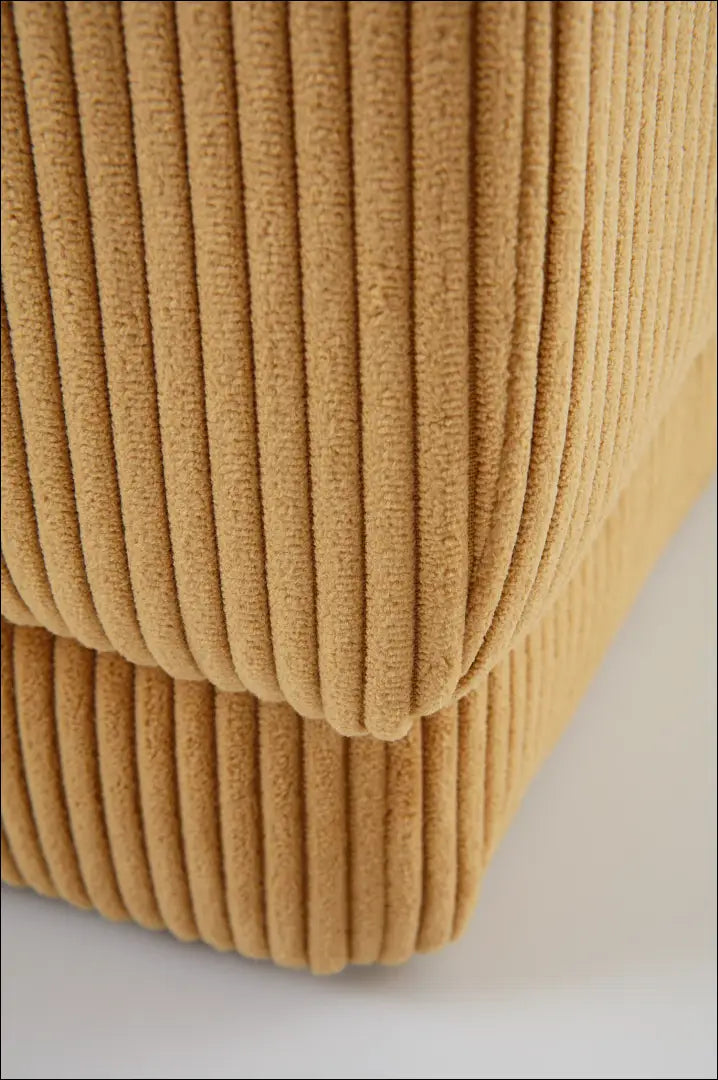 Vaikiškas pufas MI577 - €73 Save 65% 50-100, __label:Pristatymas 1-2 d.d., color-geltona, material-aksomas, minksti