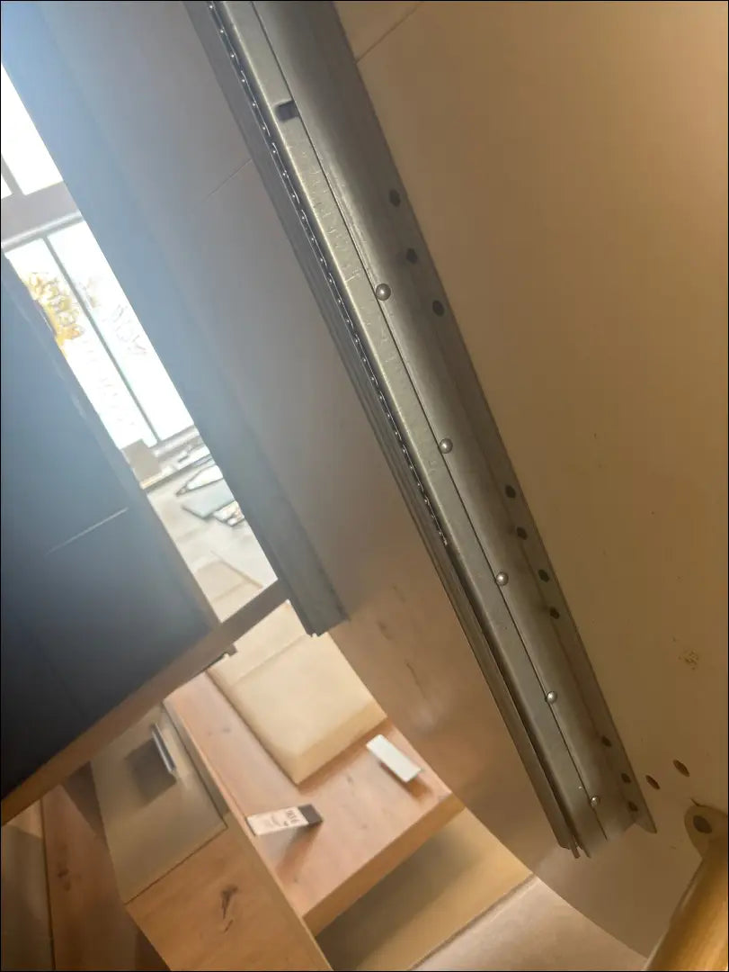 Valgomojo stalas VI1029 - €75 50-100, __label:Pristatymas 1-2 d.d., color-balta, color-juoda, material-mediena €50