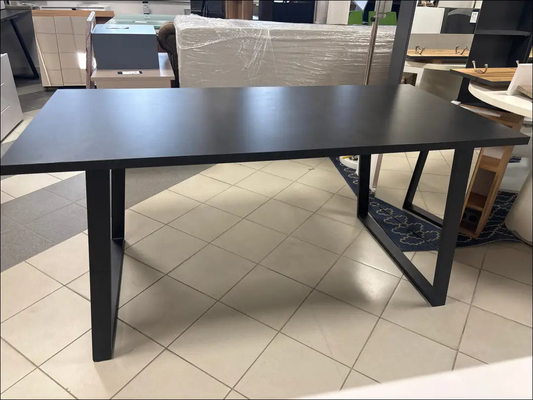 Valgomojo stalas VI1175 - €130 Save 55% 100-200, __label:Pristatymas 1-2 d.d., color-juoda, material-mediena,