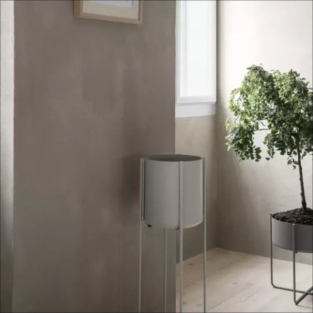 Vazonas su stovu ’Blomus’ DI10570 - €65 Save 50% 50-100, __label:Pristatymas 1-2 d.d., color-pilka, interjeras,