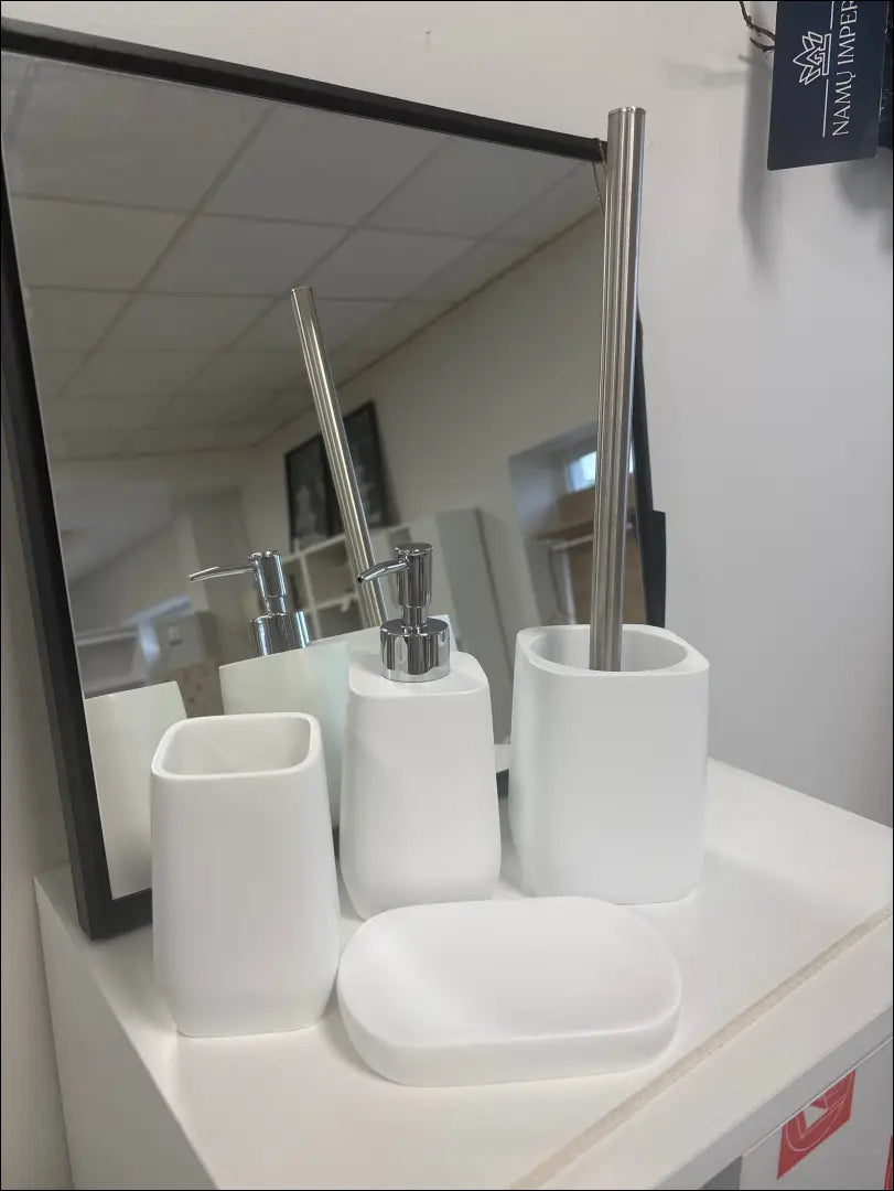 Vonios kambario aksesuarų komplektas (4 dalys) DI10907 - €28 Save 50% 25-50, __label:Pristatymas 1-2 d.d., color-balta,