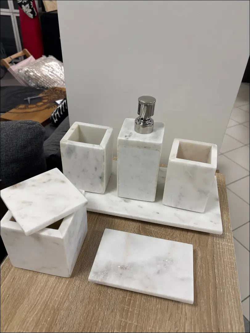 Vonios kambario aksesuarų komplektas (6 dalys) DI10622 - €35 Save 50% 25-50, __label:Pristatymas 1-2 d.d., color-balta,