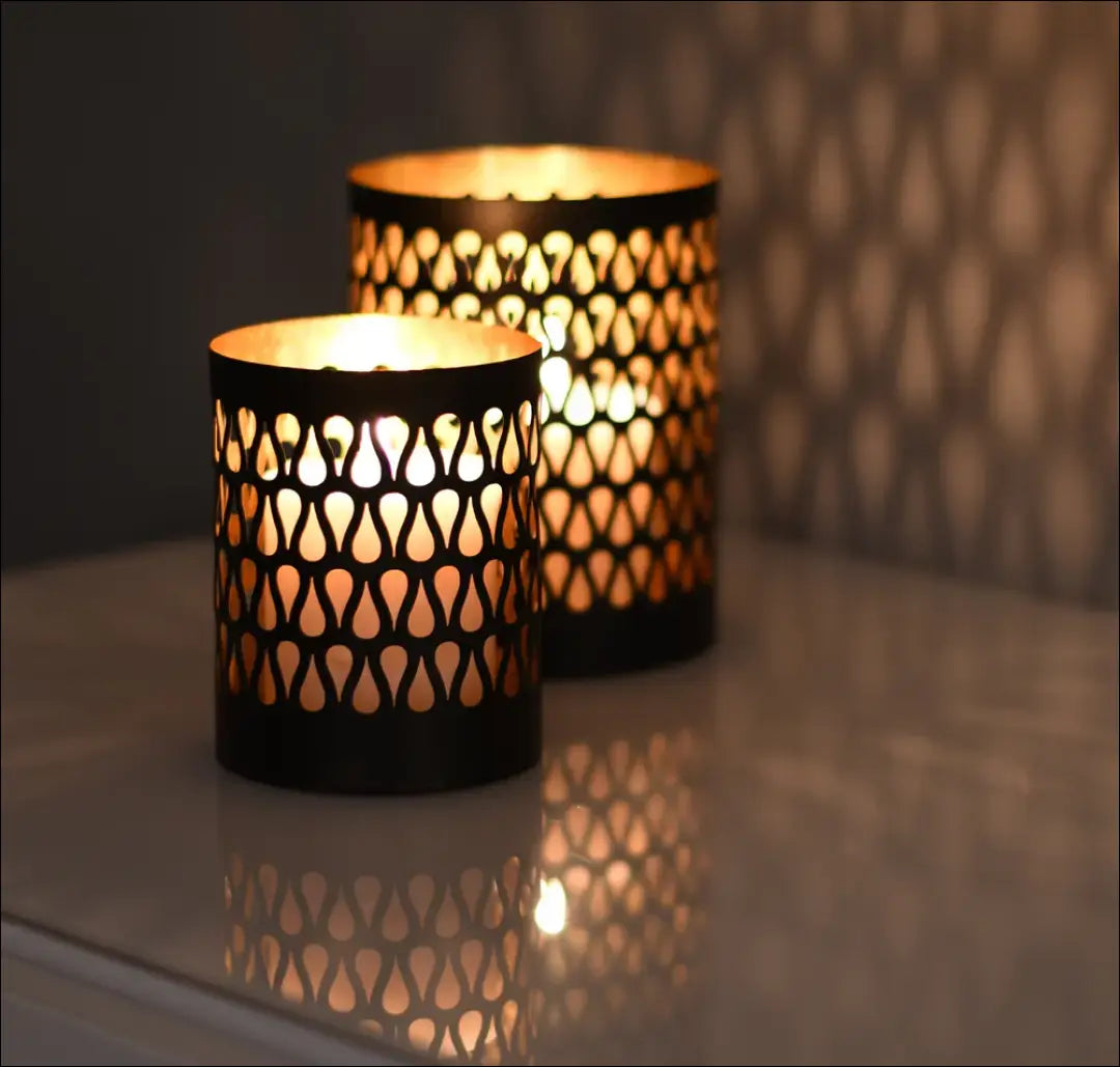 Žvakidė DI9529 - €20 Save 55% __label:Pristatymas 1-2 d.d., color-auksine, color-juoda, interjeras, material-metalas